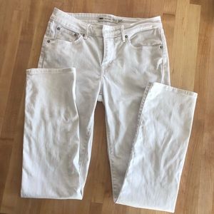 Levi’s white classic rise jean 10